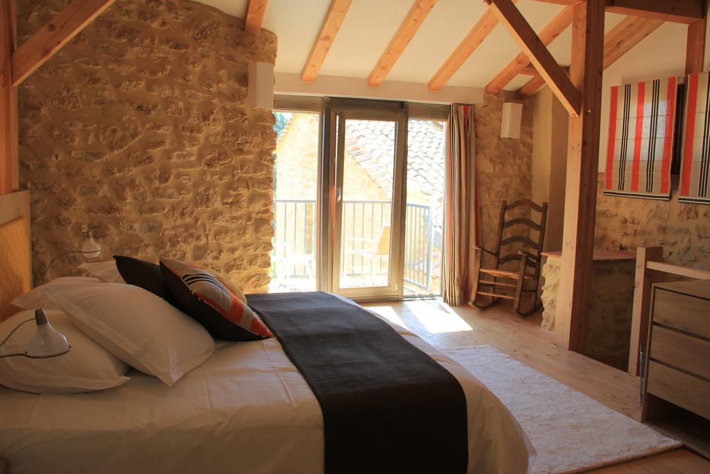 Отель Hollyoaks Estate Saint-Pons-la-Calm Номер фото