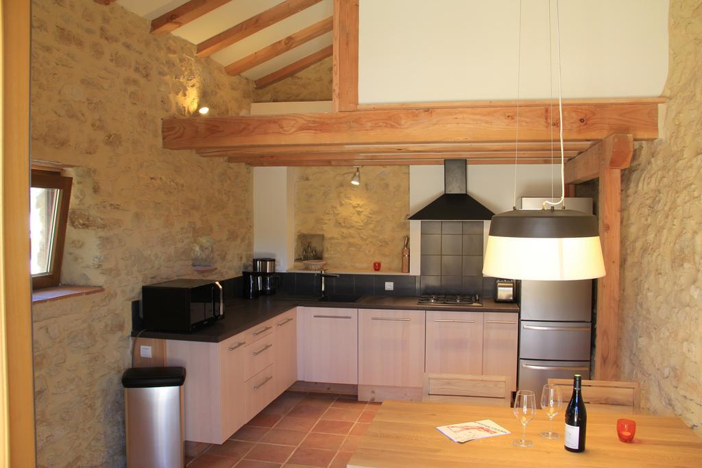 Отель Hollyoaks Estate Saint-Pons-la-Calm Номер фото