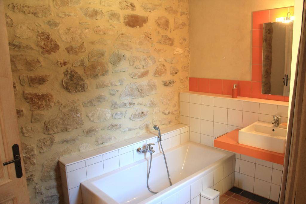 Отель Hollyoaks Estate Saint-Pons-la-Calm Номер фото