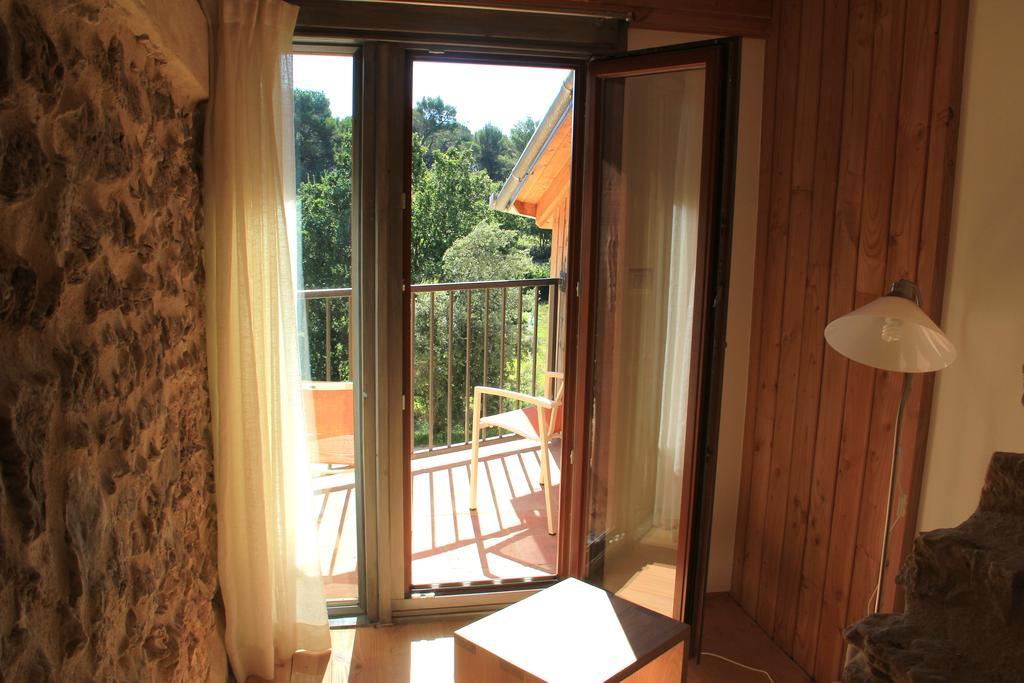 Отель Hollyoaks Estate Saint-Pons-la-Calm Номер фото